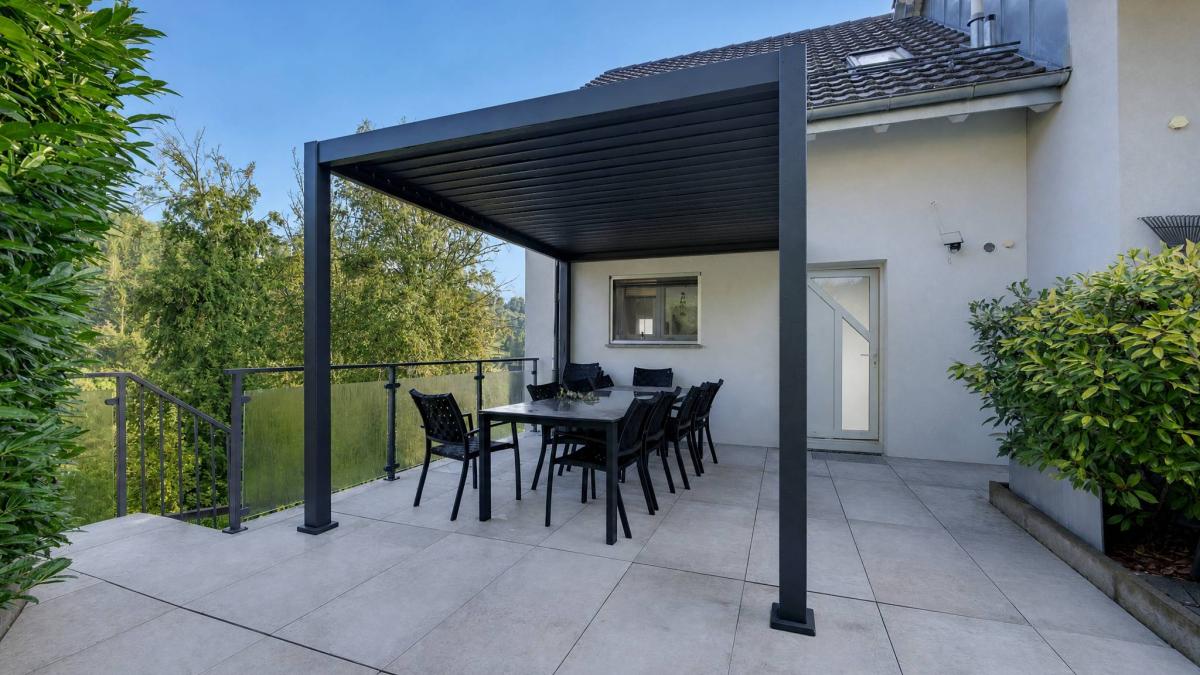Villa mitoyenne de 5,5 pièces avec espace de jardin privatif de 200m2 