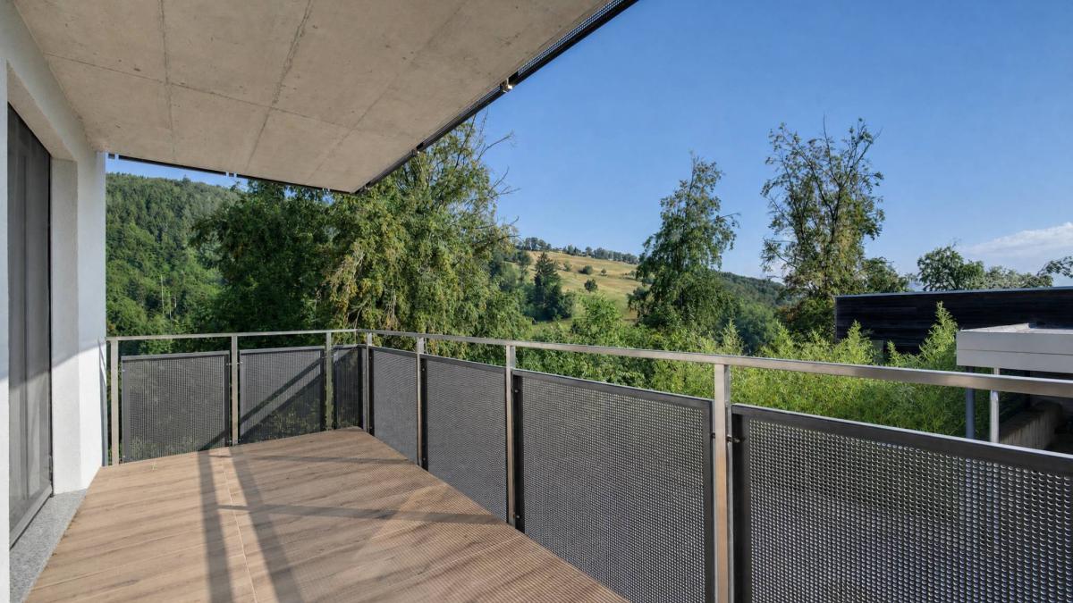 Villa mitoyenne de 5,5 pièces avec espace de jardin privatif de 200m2 