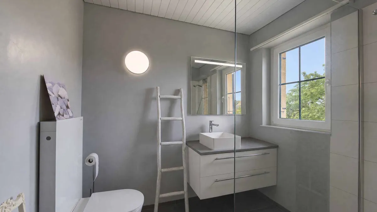 Maison individuelle de 7.5 pièces               Beau jardin avec piscine