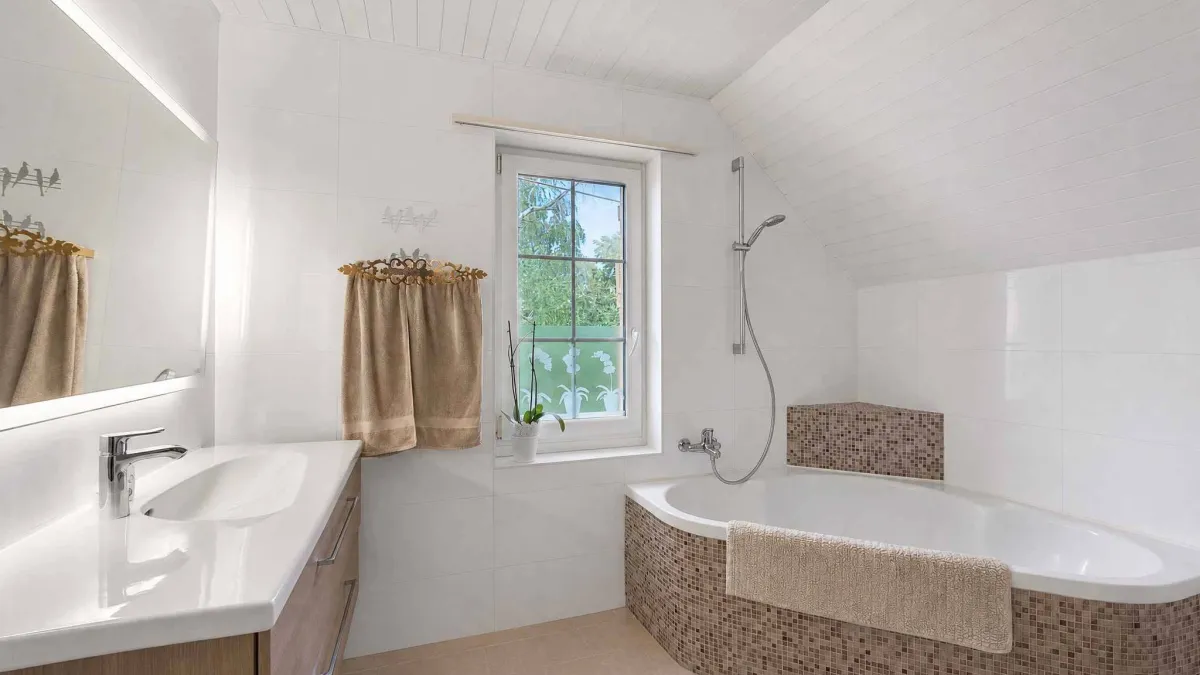 Maison individuelle de 7.5 pièces               Beau jardin avec piscine