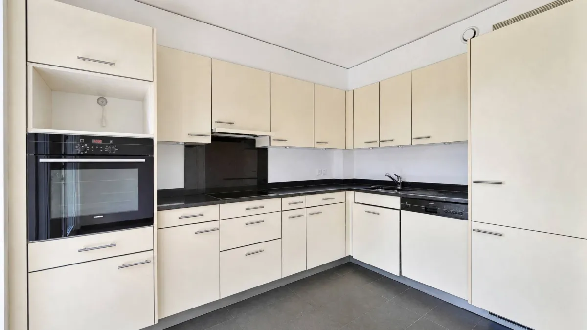 Appartement lumineux de 3,5 pièces. Proche de toutes commodités.