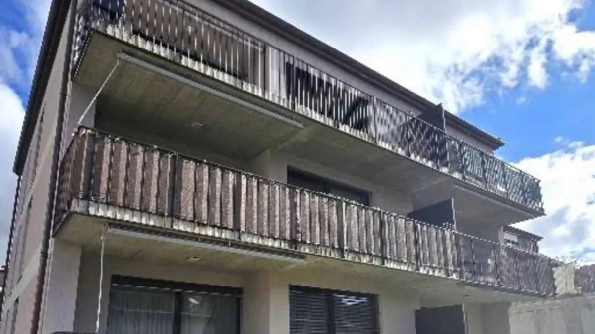 Pour obtenir la notice de vente : rita@bernard-nicod.ch