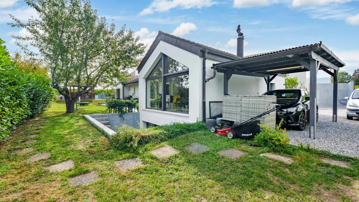 Très belle villa familiale en Terre-Sainte