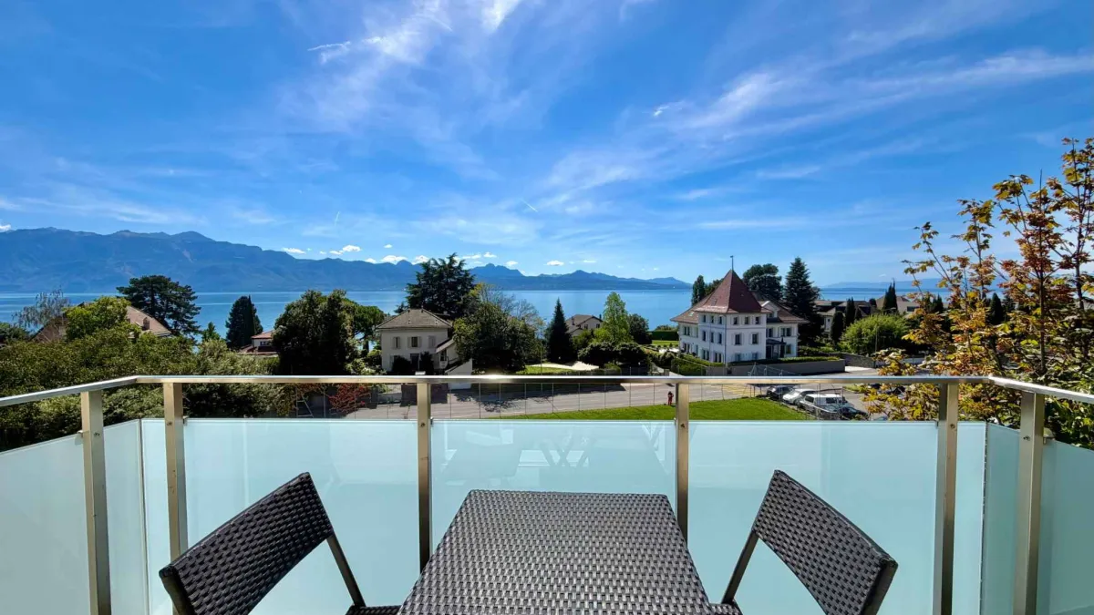 Charmant 3,5 pièces avec vue imprenable sur le lac 