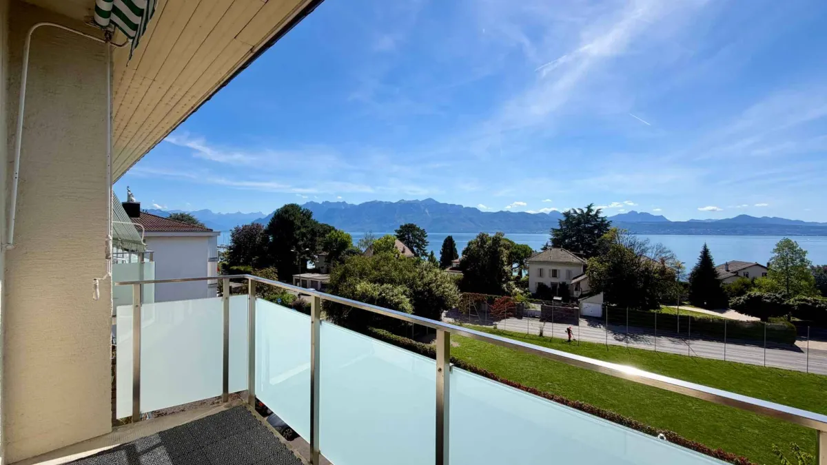 Charmant 3,5 pièces avec vue imprenable sur le lac 