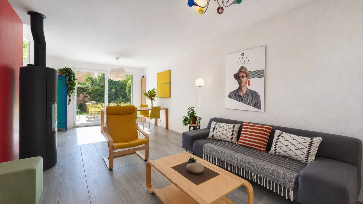 Jolie villa mitoyenne avec jardin privatif 