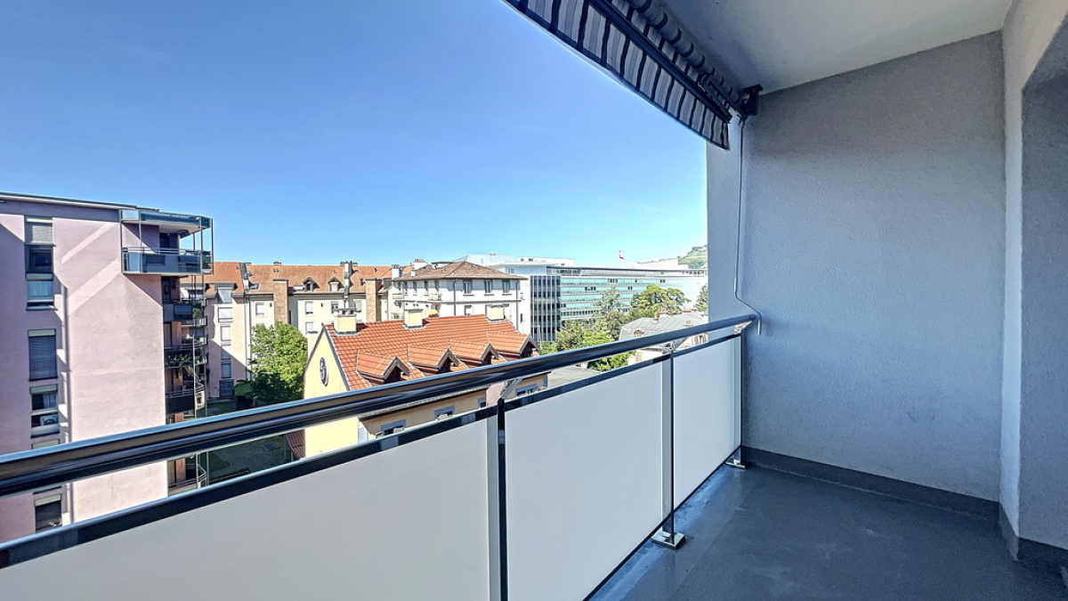 3 pièces en rénovation au 7ème étage - Général-Guisan 50