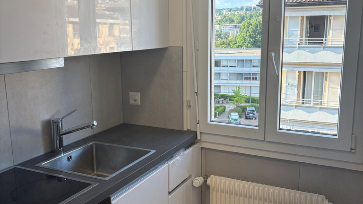À louer ! Charmant appartement de 2 pièces au 4 étage