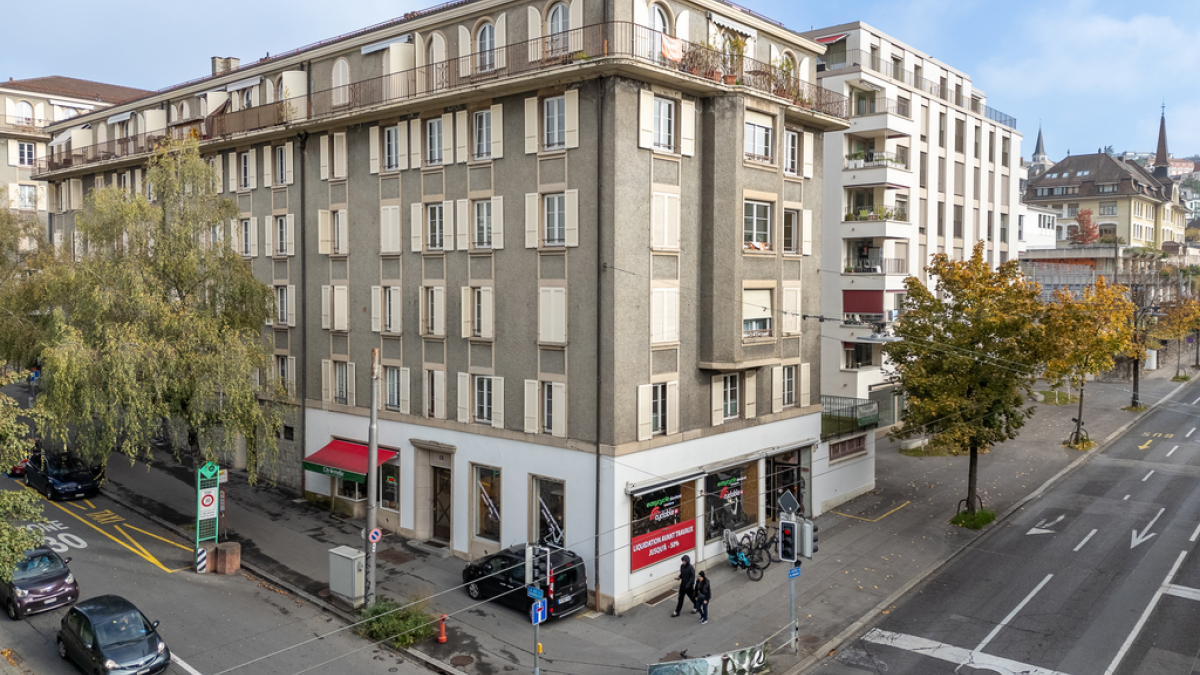 Charmant 2 pièces au 5ème étage avec balcon et vue dégagée