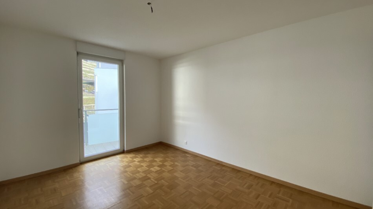 Appartement de 4.5 pièces au rez-de-chaussée avec terrasse - Cabinet 3