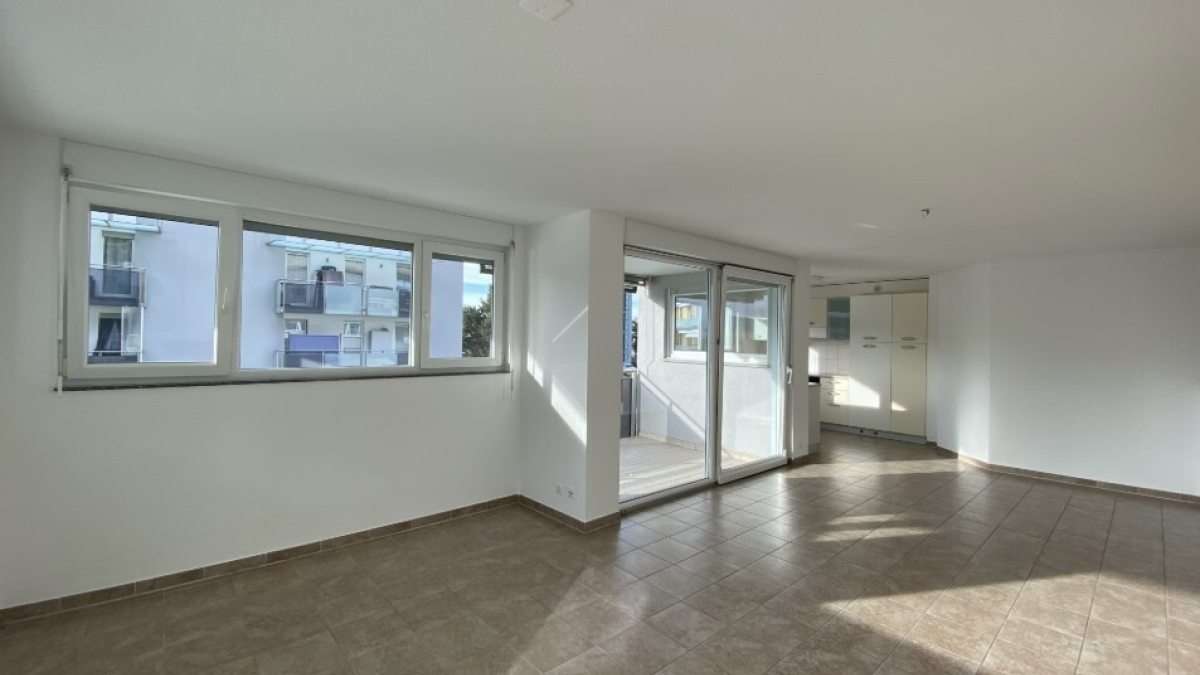 Appartement de 4.5 pièces au rez-de-chaussée avec terrasse - Cabinet 3