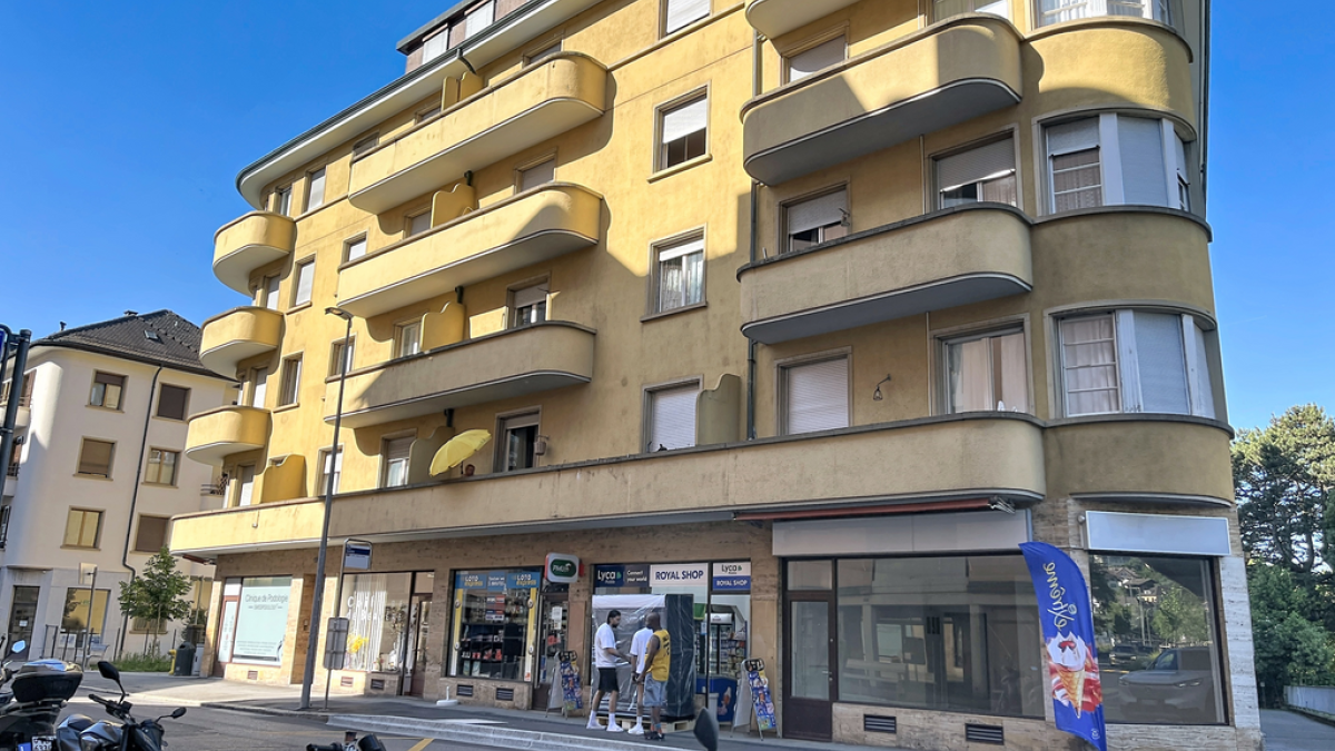 Surface commerciale d'env. 62 m2 avec baies vitrées - Nestlé 45