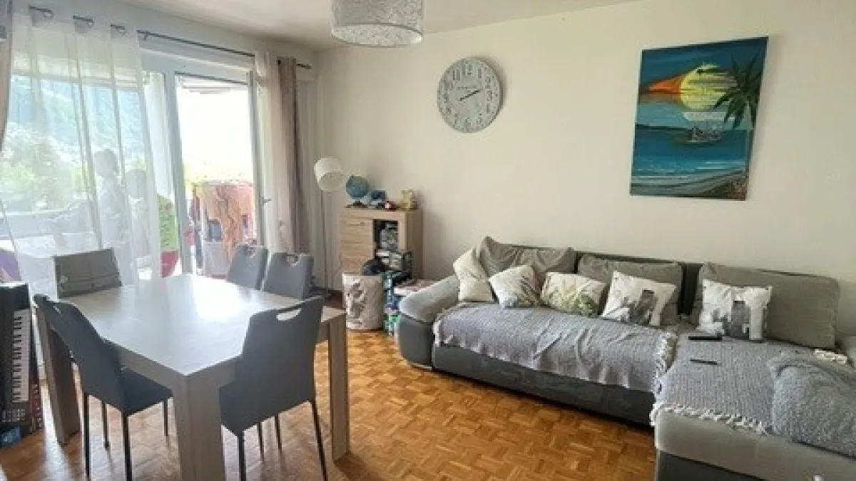 Joli 2.5 pièces au 6ème étage en face de la gare - Gambetta 22