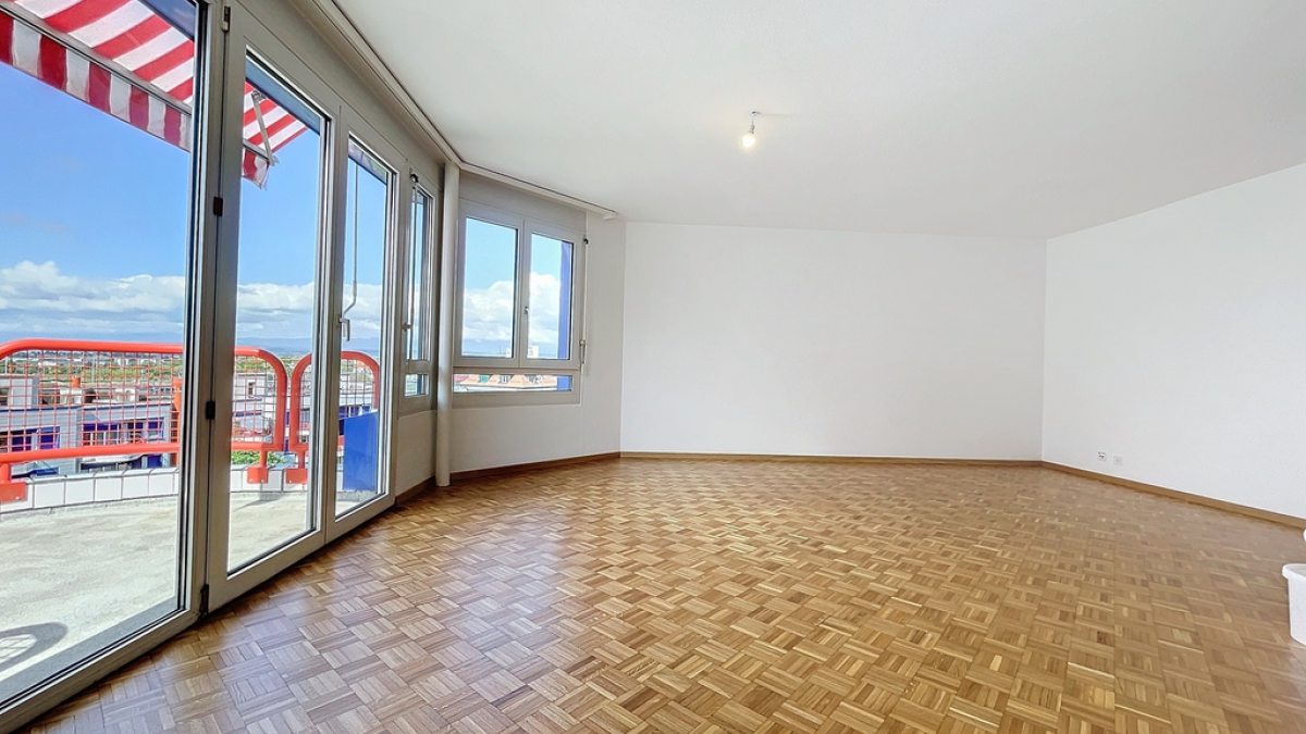 Lumineux logement de 4.5 pièces avec balcon