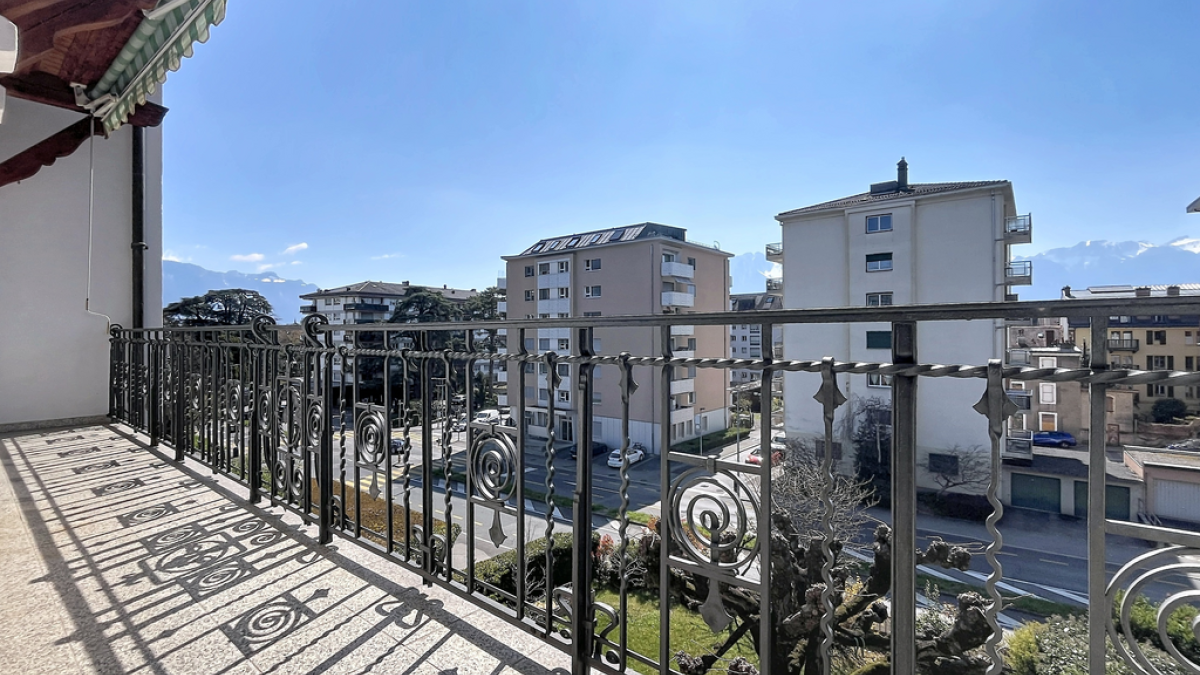 Spacieux 5.5 pièces avec ascenseur - Chenevières 26