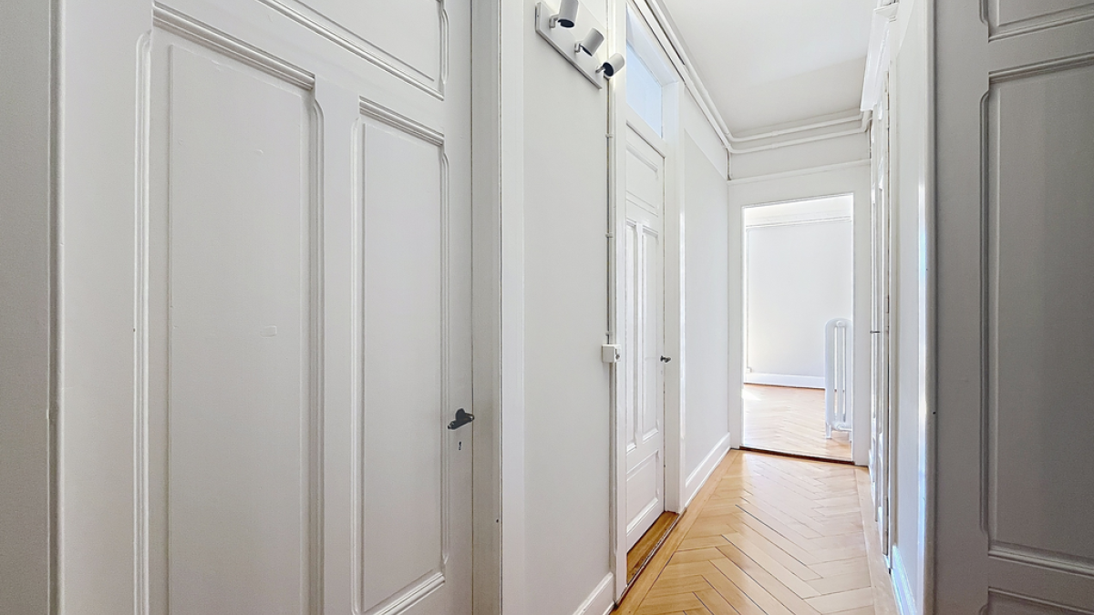 Spacieux 5.5 pièces avec ascenseur - Chenevières 26