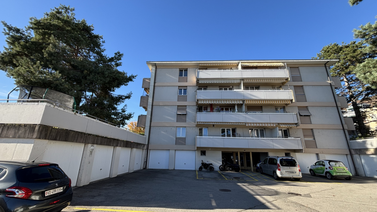 À louer grand 3 pièces entièrement rénové à Aubonne