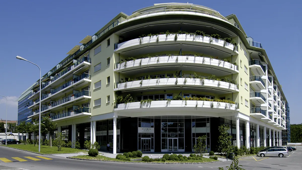 Nyon, parking proche de la Gare