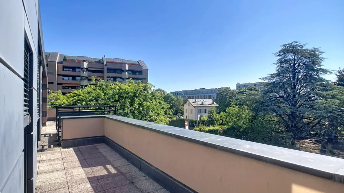 Bureau de 232 m2 idéalement situé au centre de Nyon