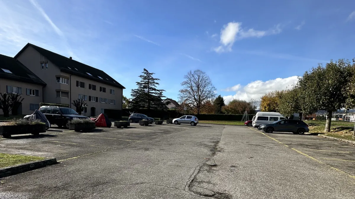 Parking extérieur à Etoy