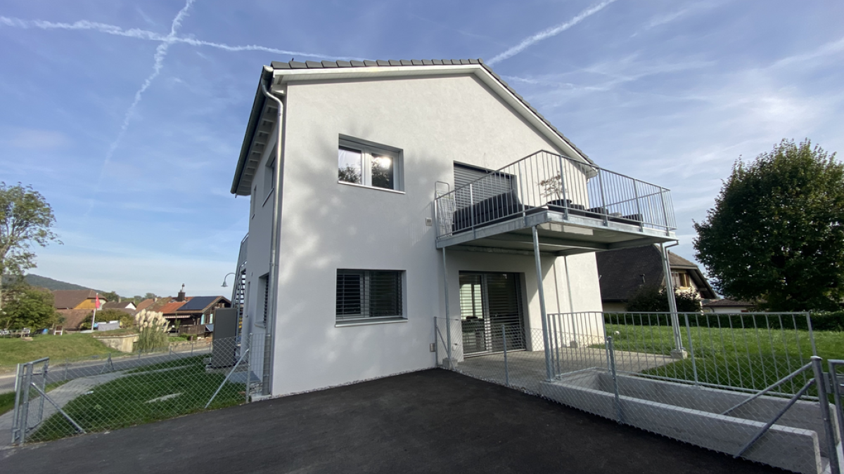 Logement avec deux terrasses et jardin privatif