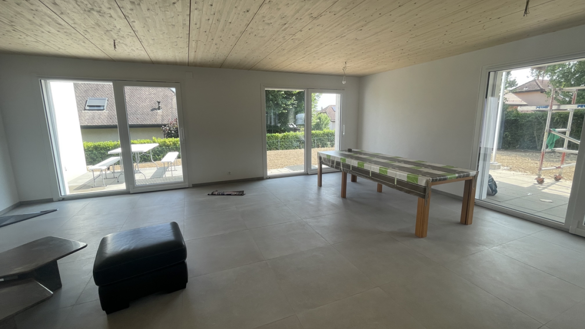 Logement avec deux terrasses et jardin privatif