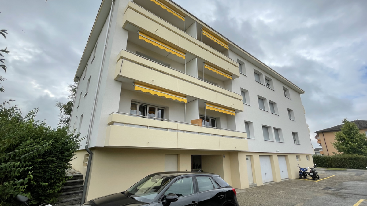 Place de parc extérieure à Cheseaux