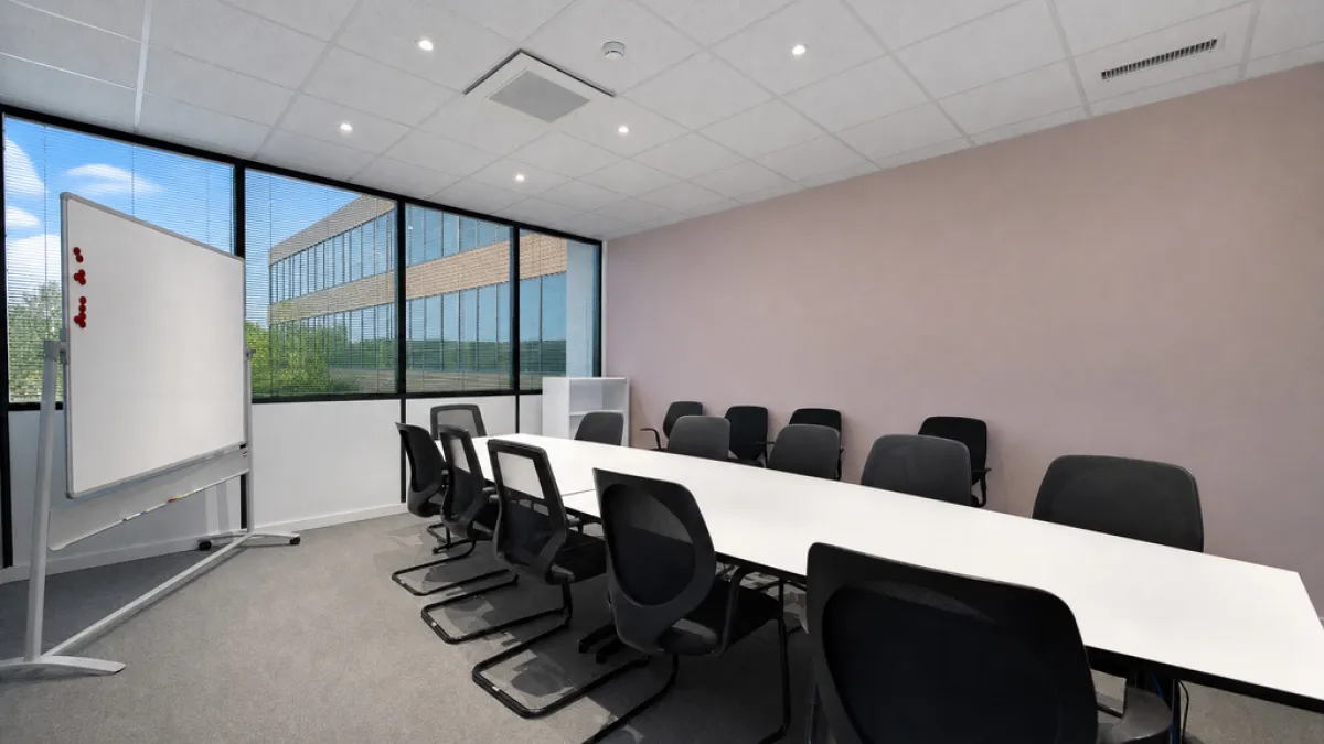 Grande surface de bureaux moderne et modulable