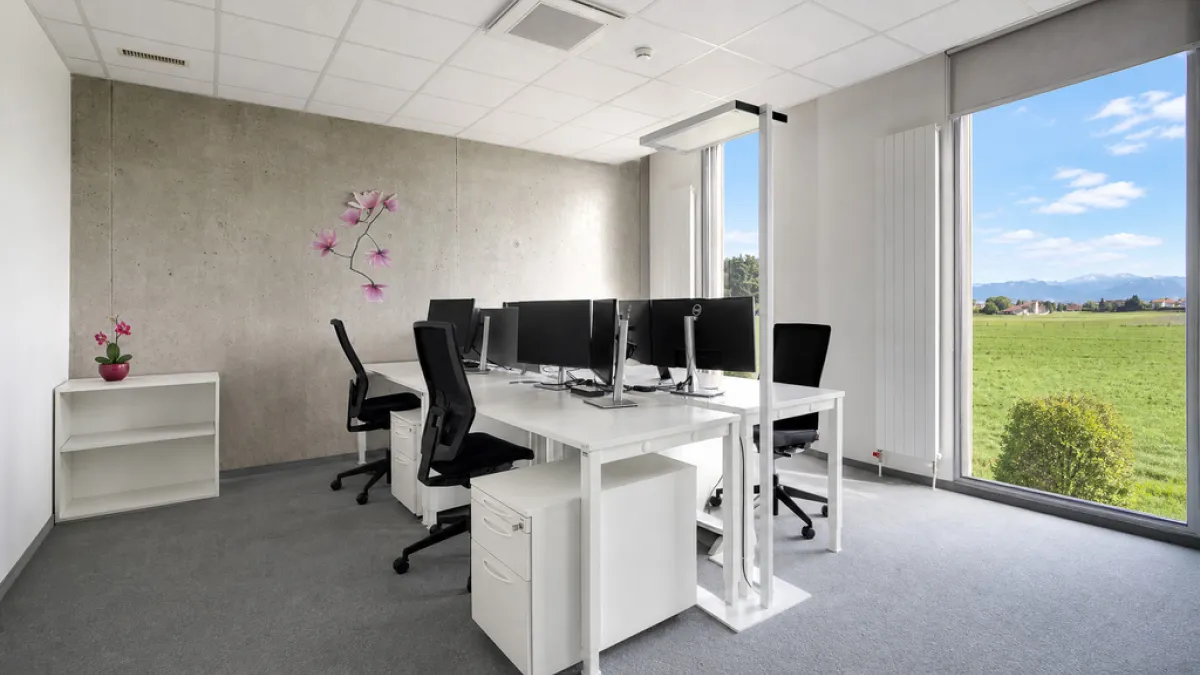 Grande surface de bureaux moderne et modulable