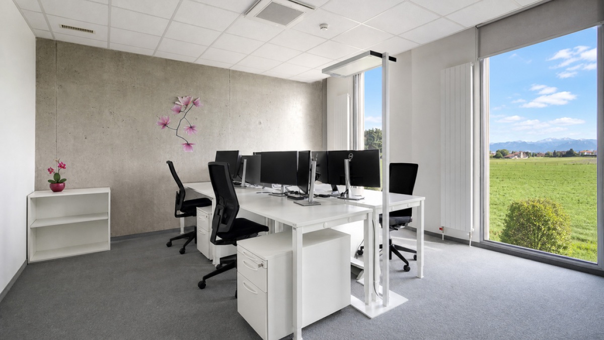 Grande surface de bureaux moderne et modulable