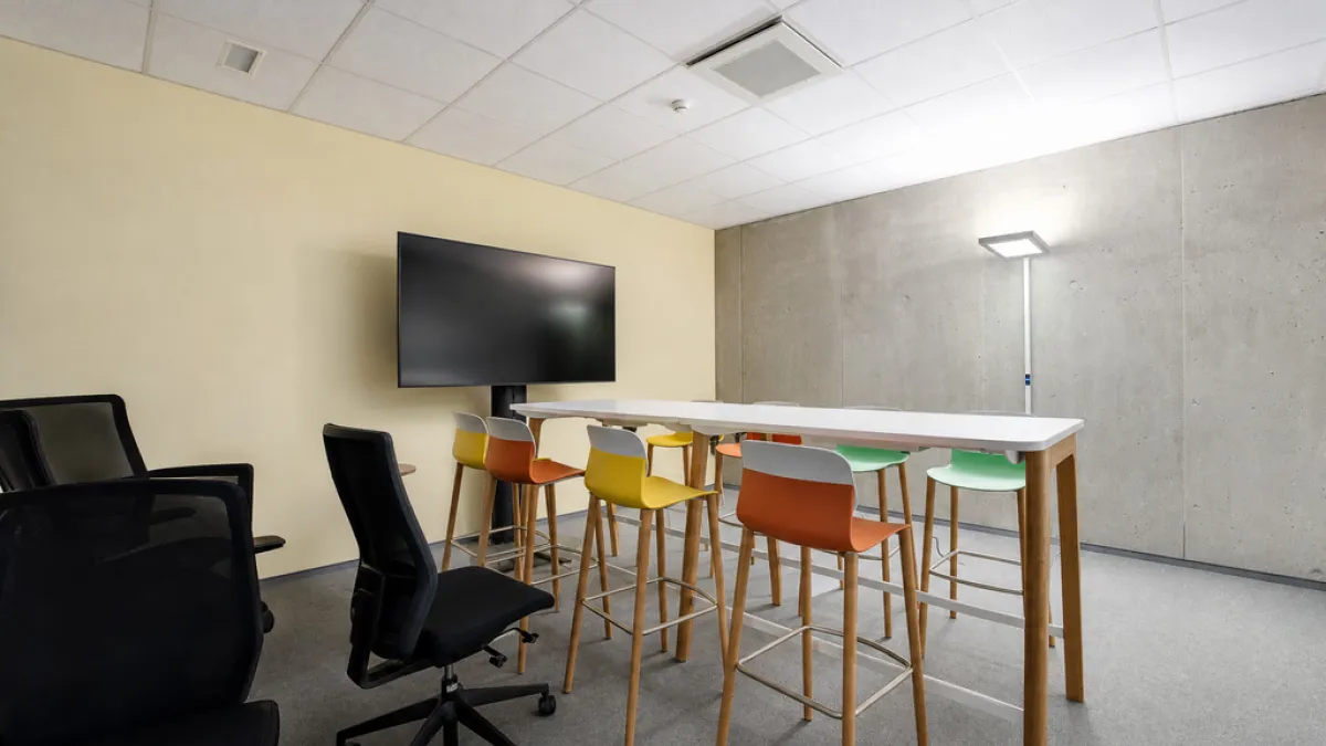 Grande surface de bureaux moderne et modulable