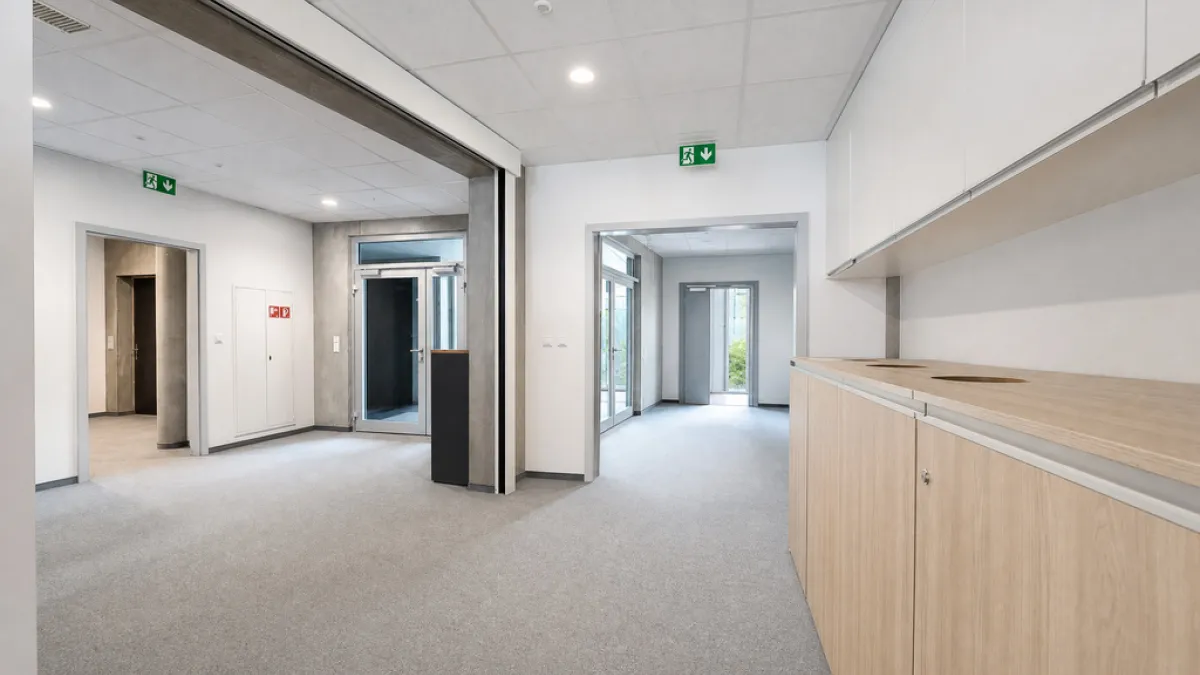 Grande surface de bureaux moderne et modulable