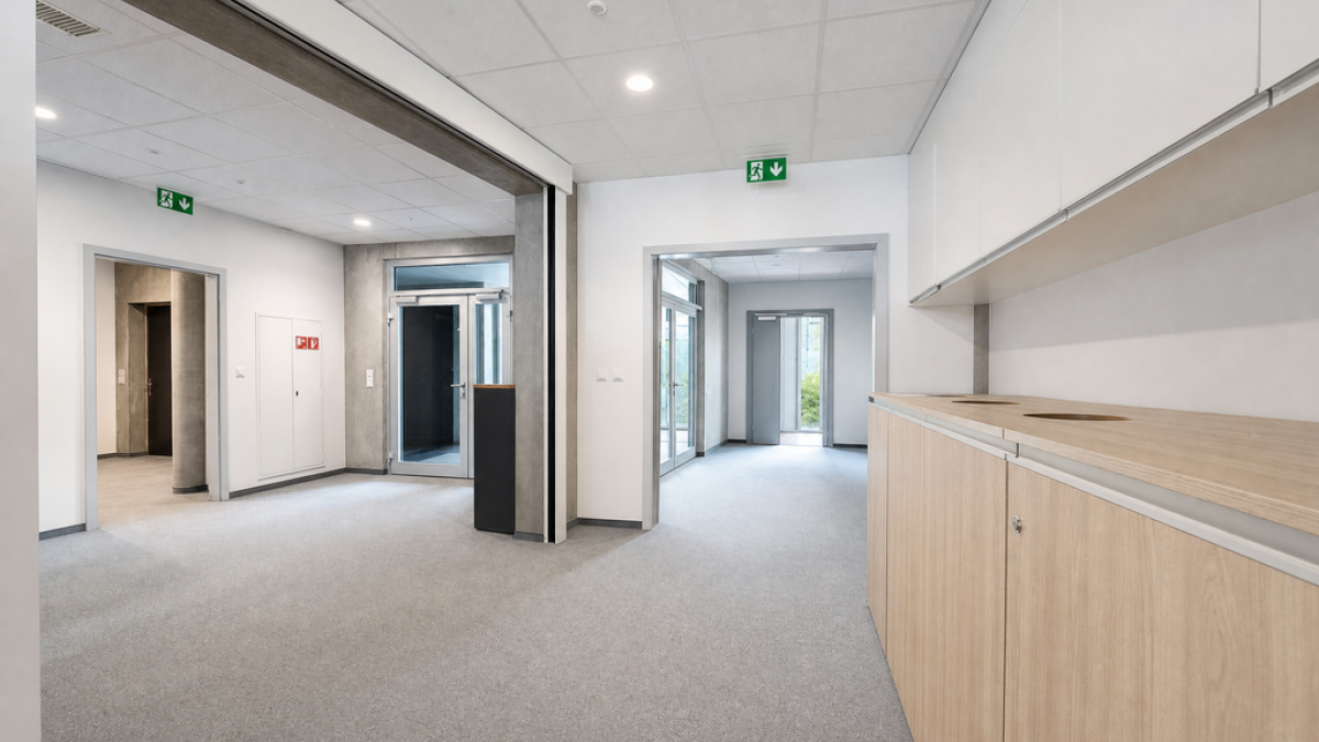 Grande surface de bureaux moderne et modulable