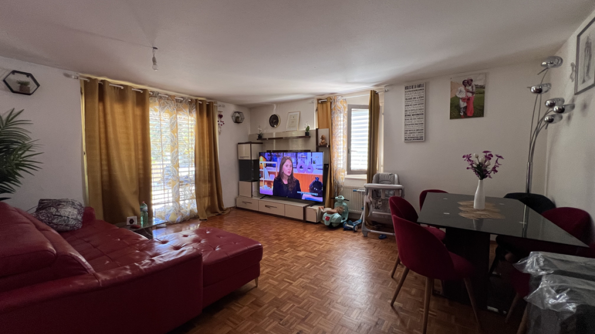 A louer 3.5 pièces au rez avec jardin