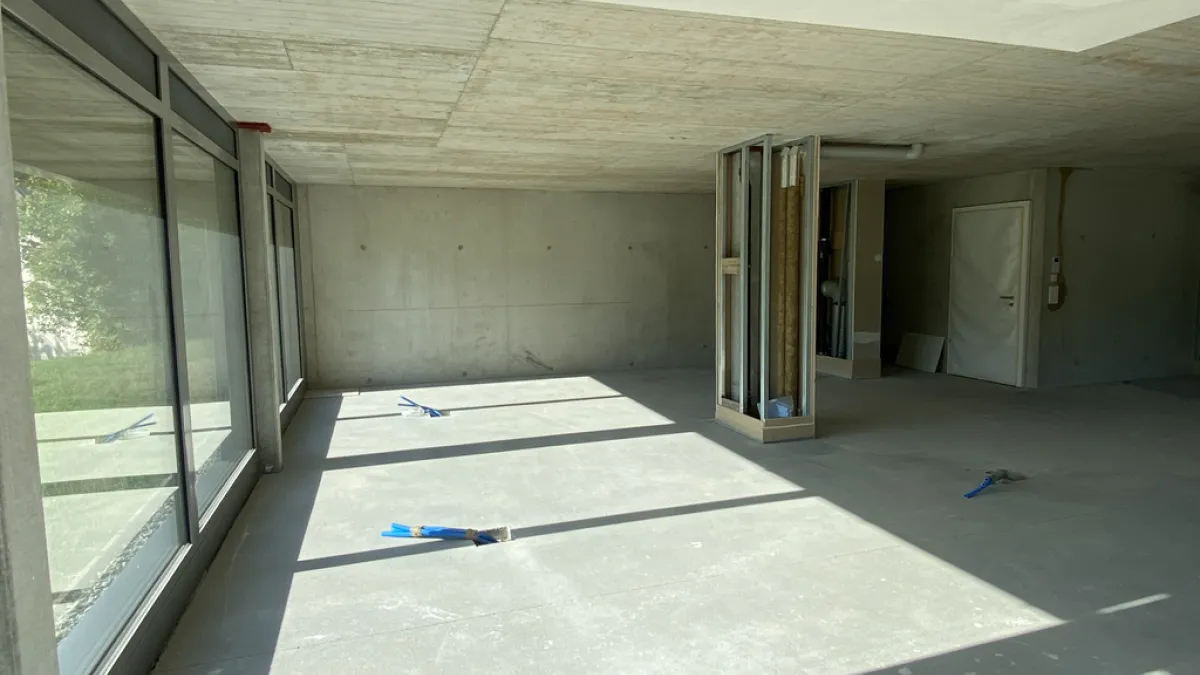 Vallorbe - le Day - Local commercial de plain-pied avec vitrines