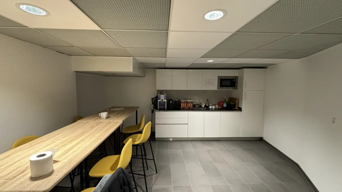 À louer - Surface commerciale de 271 m2 à Trabandan 28B