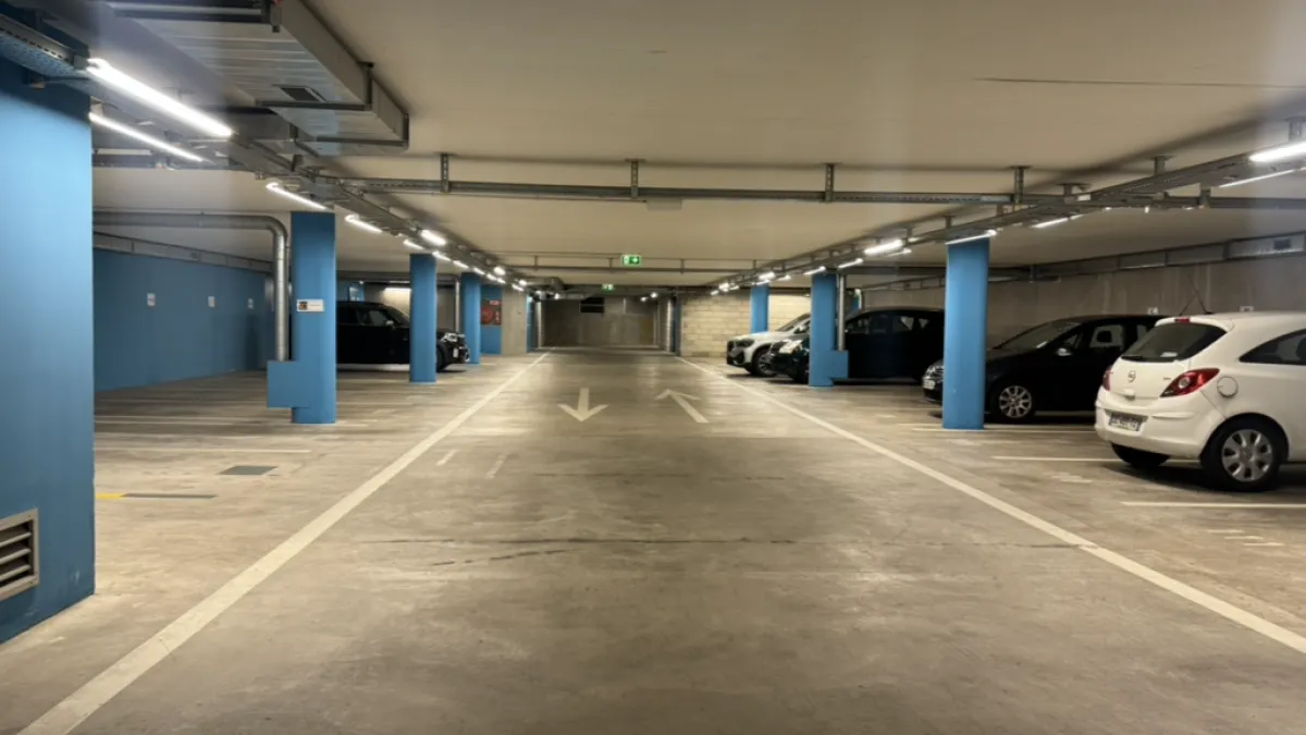 Places de parc voiture/moto a louer à Renens 24, 1008 Prilly.
