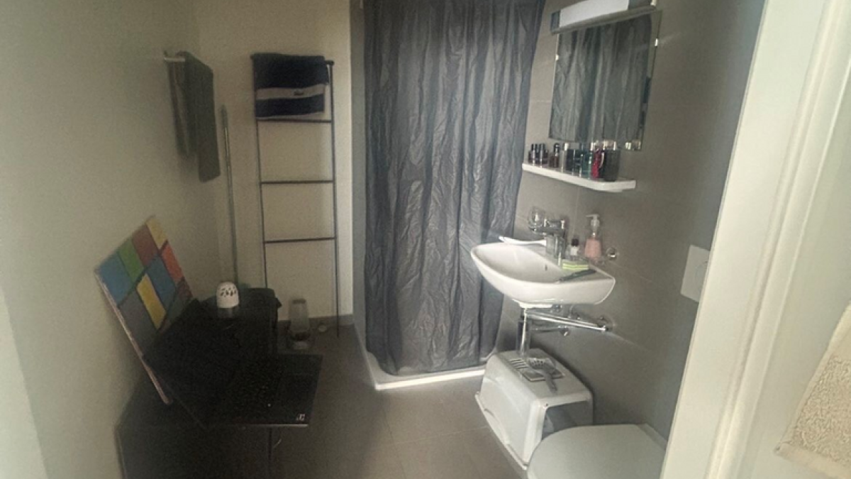 Studio de 28m2 Contact pour visite : 076 803 08 66