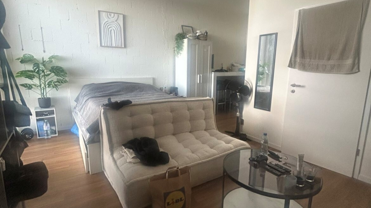 Studio de 28m2 Contact pour visite : 076 803 08 66