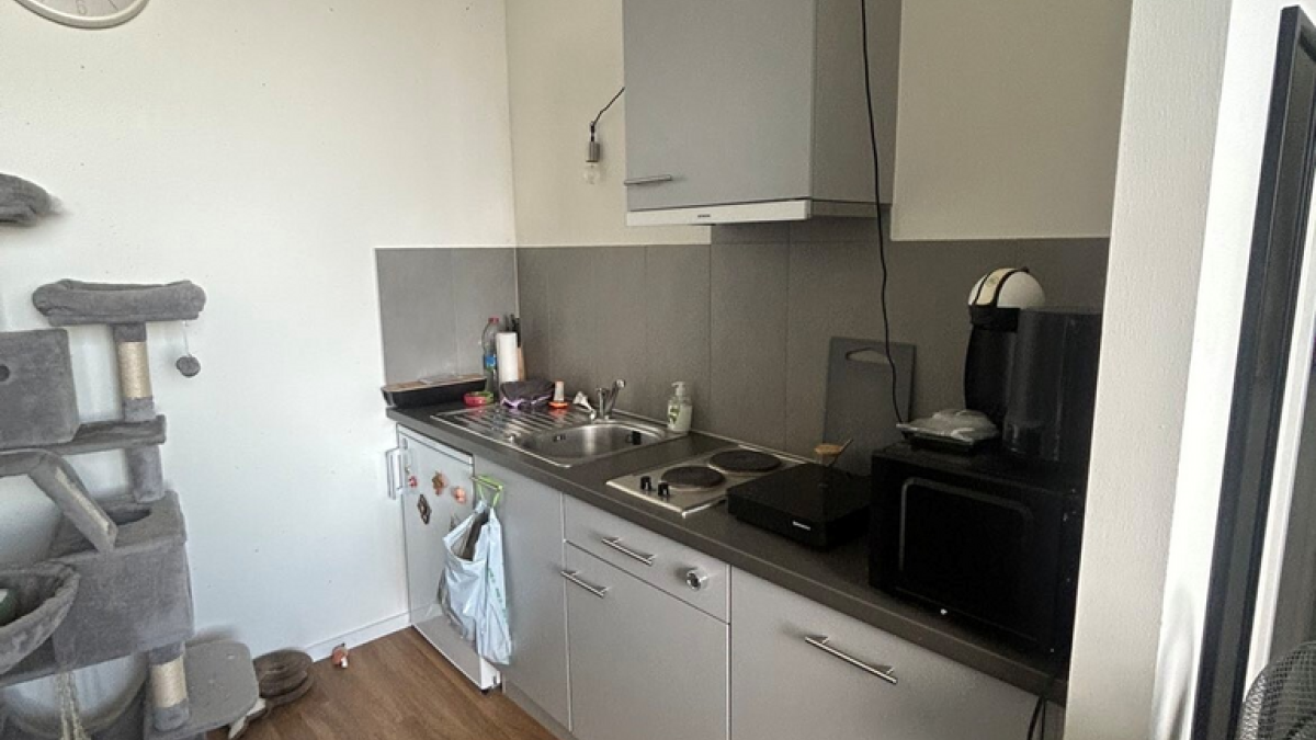 Studio de 28m2 Contact pour visite : 076 803 08 66