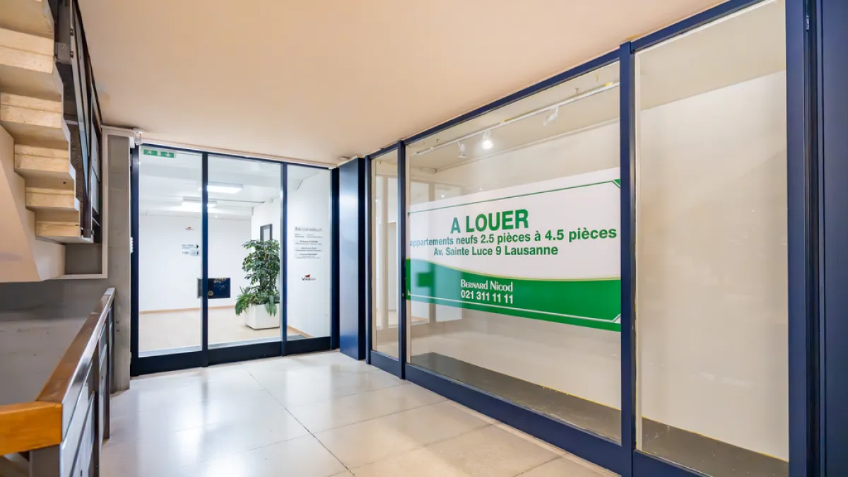 Vitrine publicitaire à louer