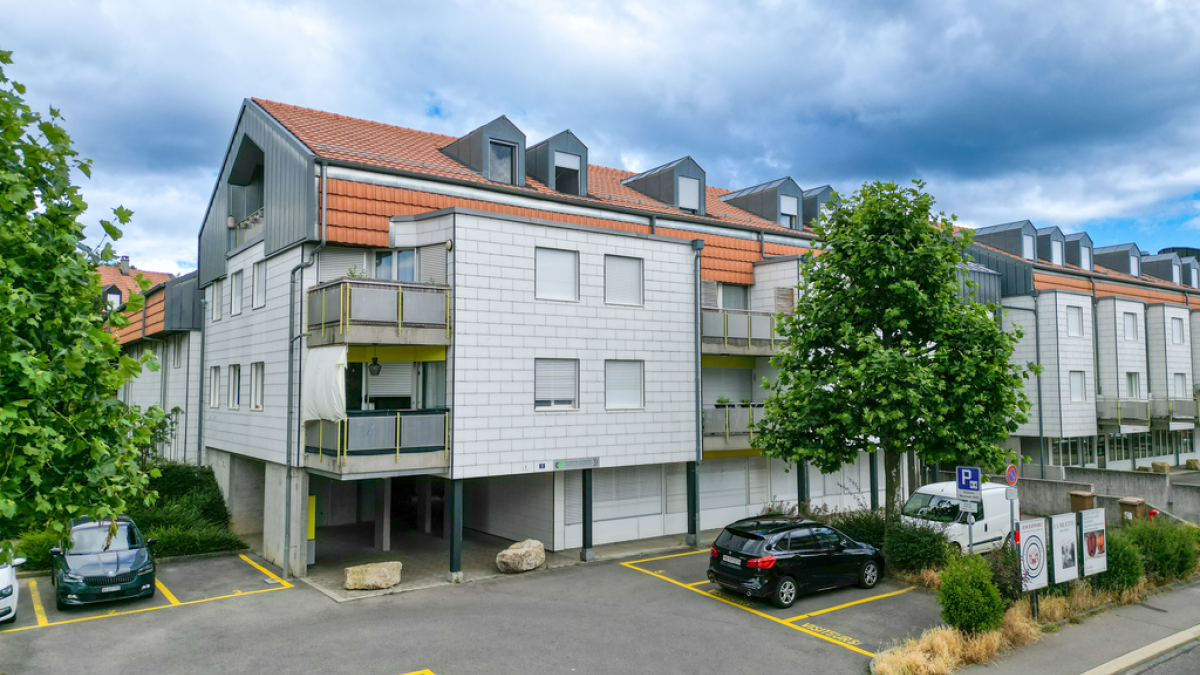 Place de parc extérieure à Cheseaux