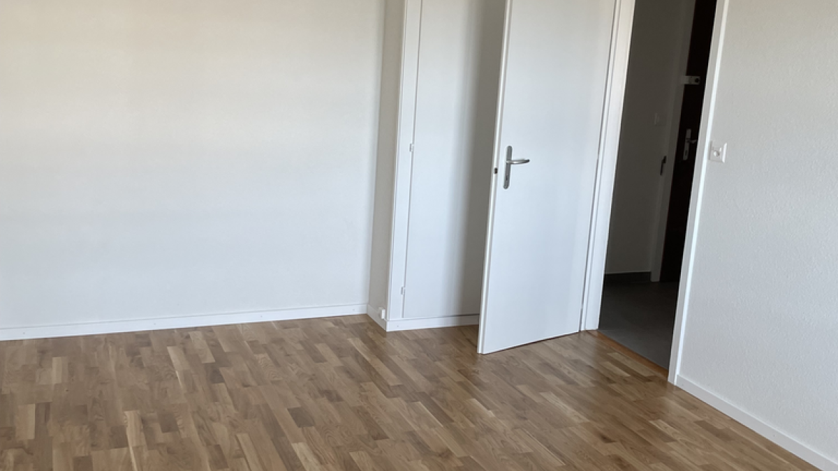 Bel à appartement rénové de 2 pièces au centre-ville de Prilly