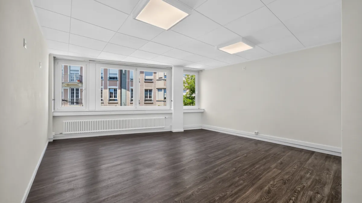 Surface commerciale-Bureau de 100m2