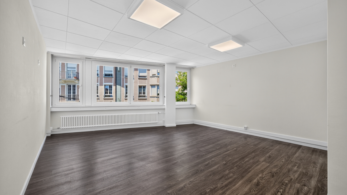 Surface commerciale-Bureau de 100m2