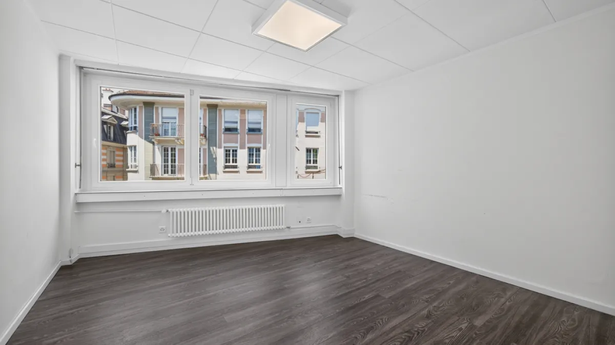 Surface commerciale-Bureau de 100m2