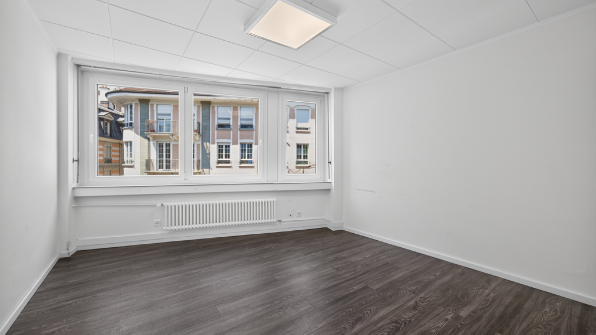 Surface commerciale-Bureau de 100m2