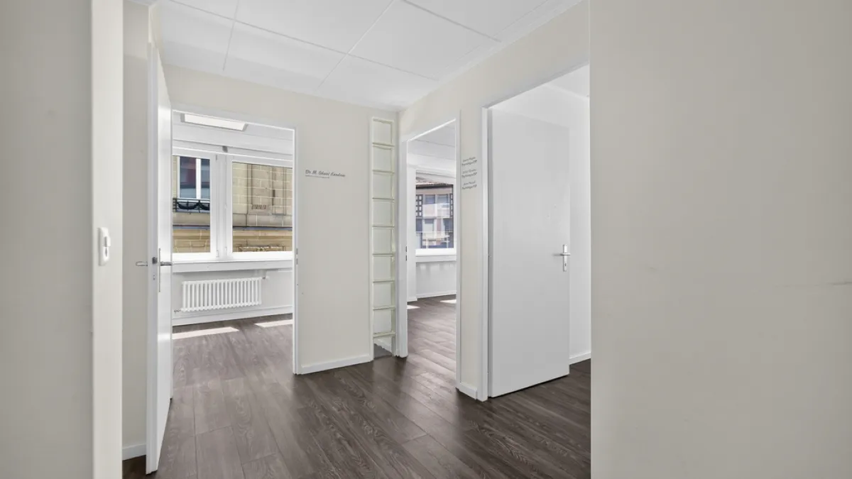 Surface commerciale-Bureau de 100m2
