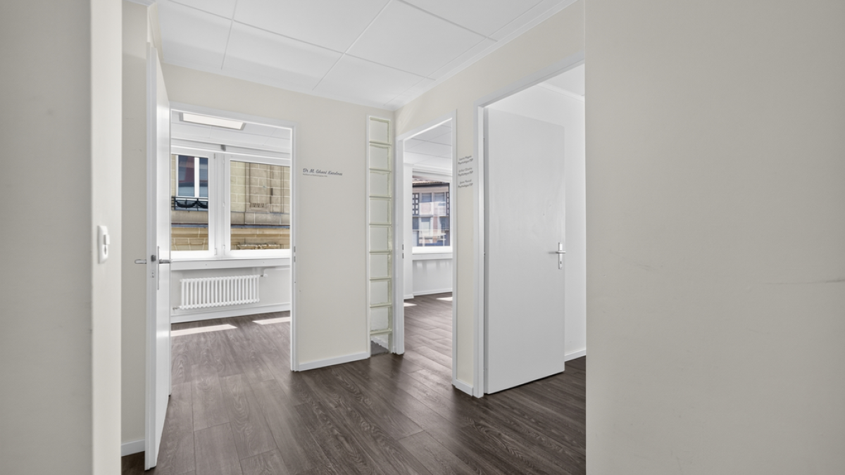 Surface commerciale-Bureau de 100m2