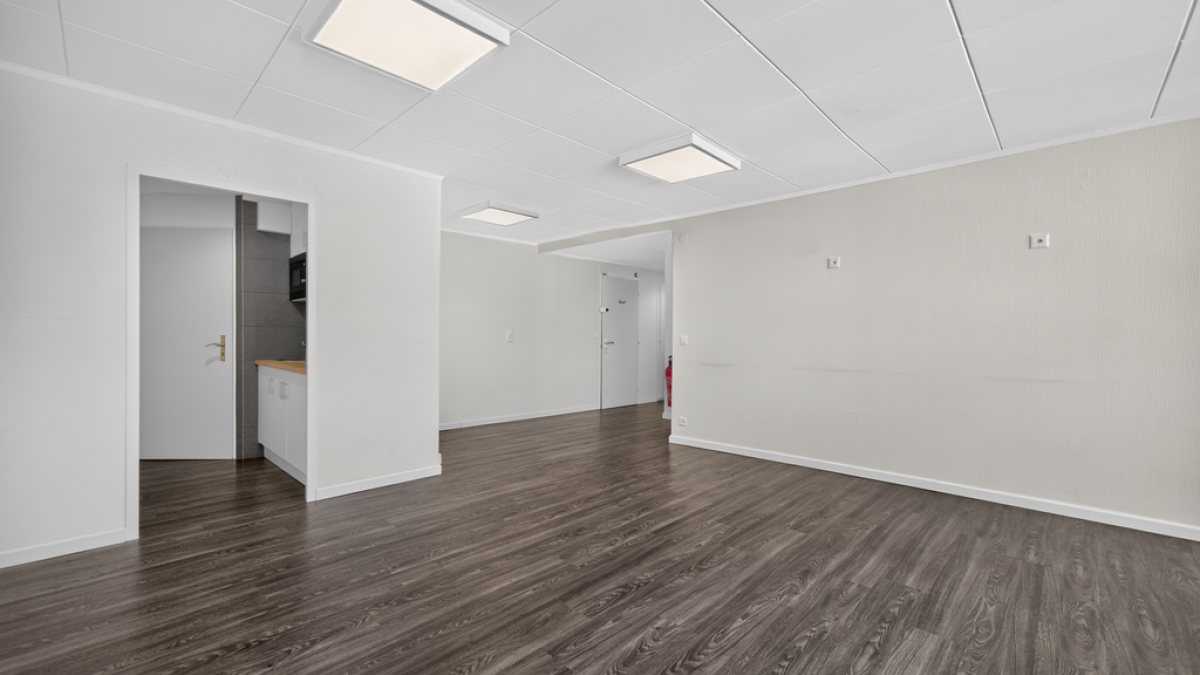 Surface commerciale-Bureau de 100m2